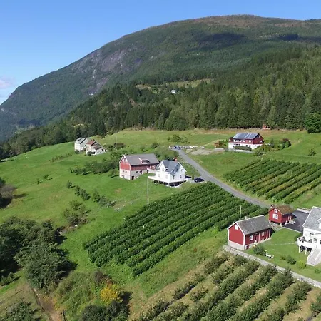 Semesterbostad Solheim Gard